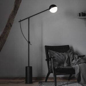 Northern Balancer - designová stojací lampa