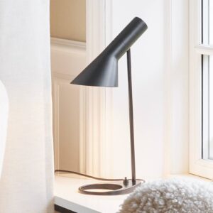 Louis Poulsen AJ Mini stolní lampa