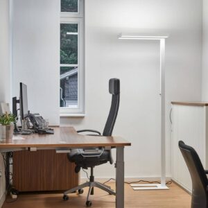 Logan bílá kancelářská LED stojací lampa