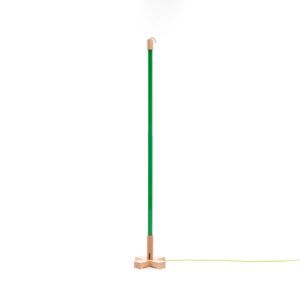 LED stojací lampa Linea se dřevem, zelená