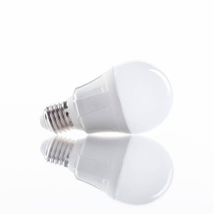 LED žárovka E27 8